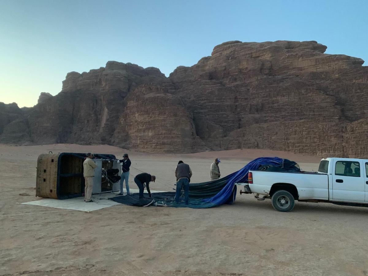 Sara Luxury Camp Hotell Wadi Rum Exteriör bild