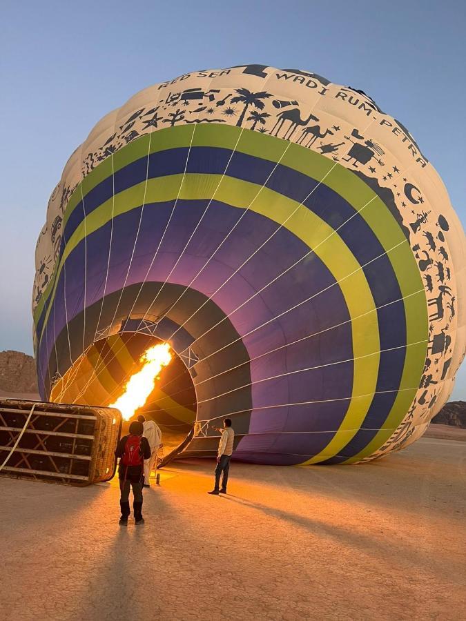 Sara Luxury Camp Hotell Wadi Rum Exteriör bild