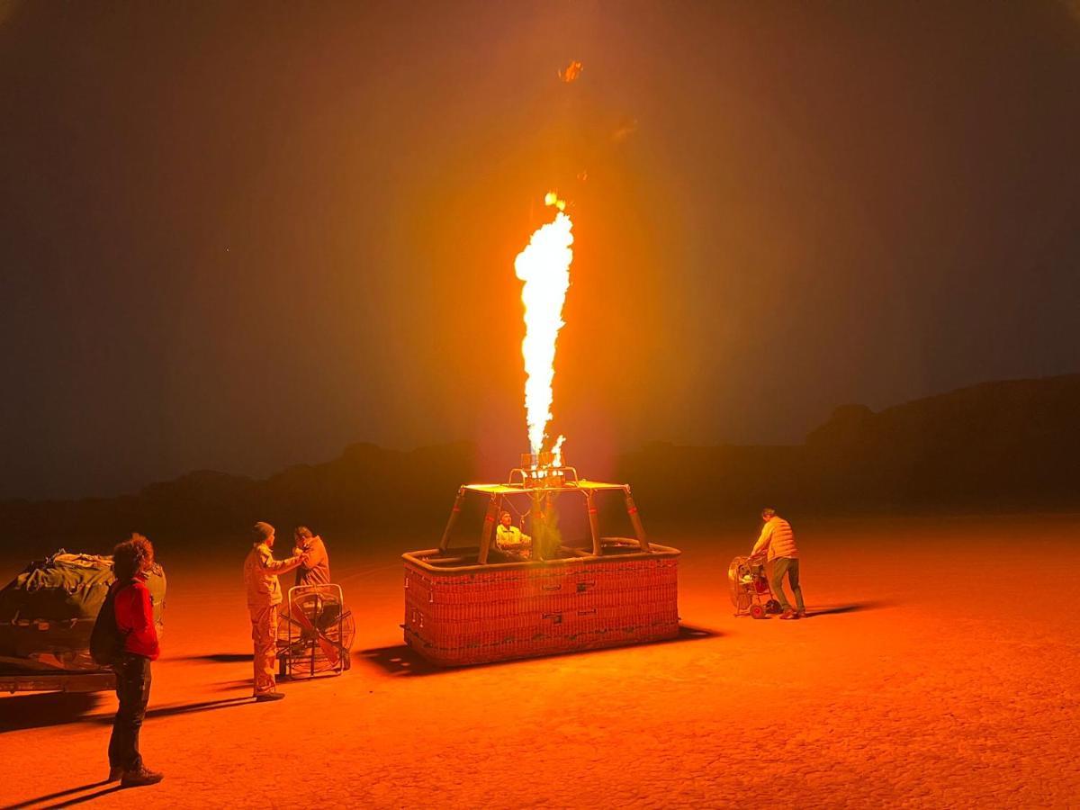 Sara Luxury Camp Hotell Wadi Rum Exteriör bild
