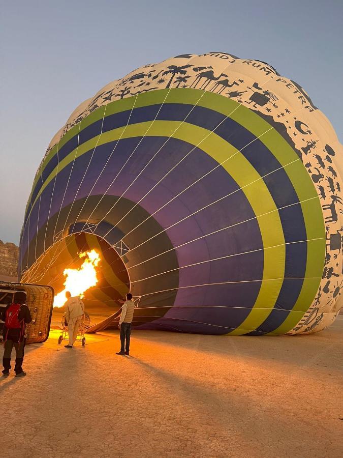 Sara Luxury Camp Hotell Wadi Rum Exteriör bild